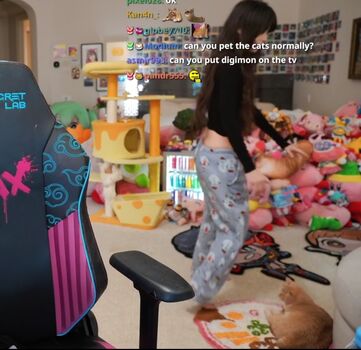 Full leaked Emiru page private onlyfans photo