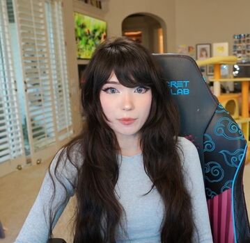 Full leaked Emiru page private onlyfans photo