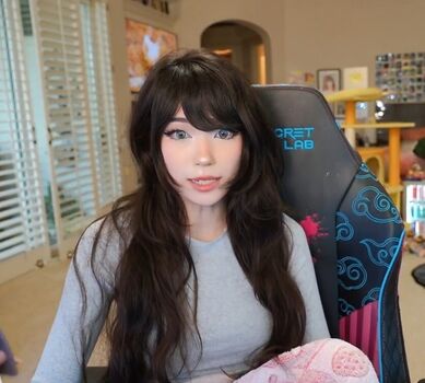 Full leaked Emiru page private onlyfans photo