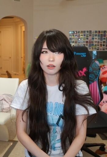 Full leaked Emiru page private onlyfans photo