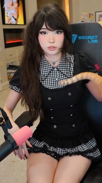 Full leaked Emiru page private onlyfans photo