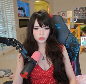 Full leaked Emiru  page private onlyfans photo