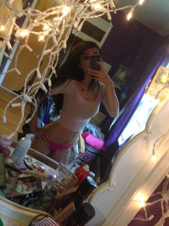 Full leaked Emiru page private onlyfans photo
