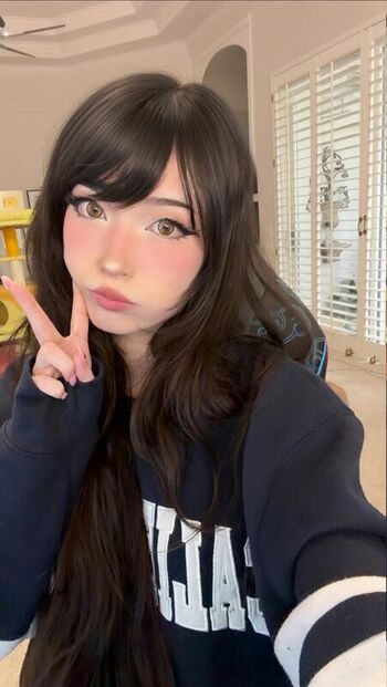 Full leaked Emiru  page private onlyfans photo