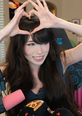 Full leaked Emiru  page private onlyfans photo