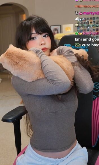 Full leaked Emiru  page private onlyfans photo