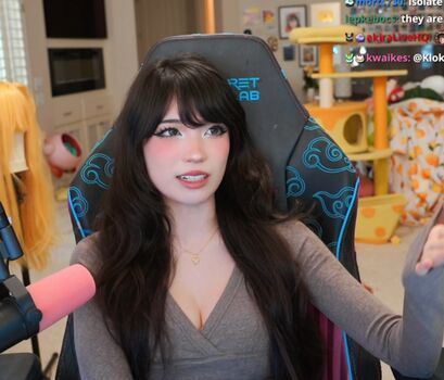 Full leaked Emiru  page private onlyfans photo