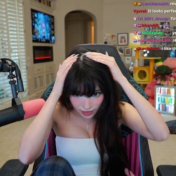 Full leaked Emiru page private onlyfans photo