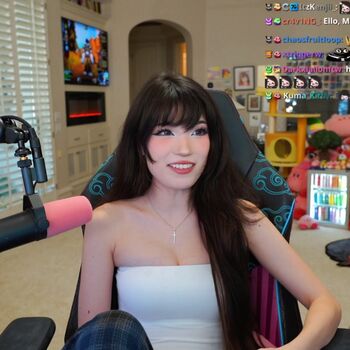 Full leaked Emiru page private onlyfans photo