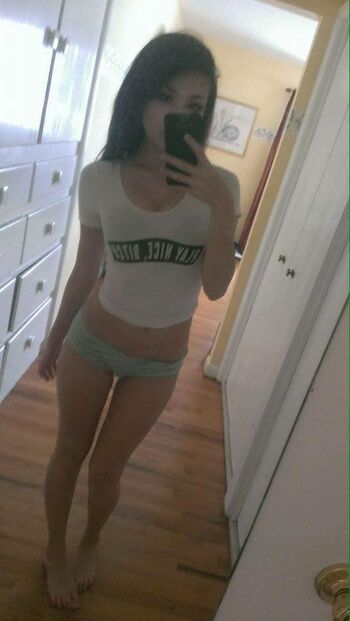 Full leaked Emiru page private onlyfans photo