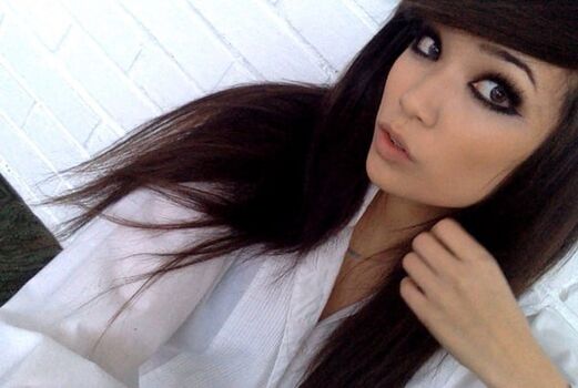 Full leaked Emiru page private onlyfans photo