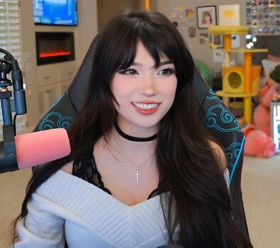 Full leaked Emiru  page private onlyfans photo
