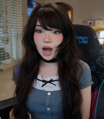 Full leaked Emiru  page private onlyfans photo