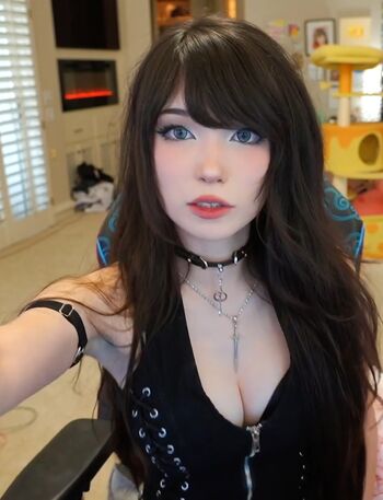 Full leaked Emiru  page private onlyfans photo
