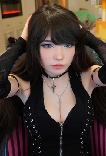 Full leaked Emiru  page private onlyfans photo