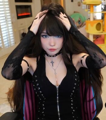 Full leaked Emiru  page private onlyfans photo