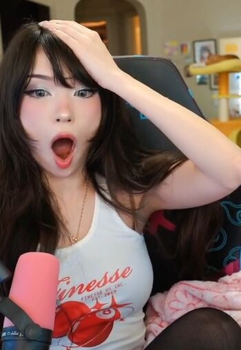 Full leaked Emiru  page private onlyfans photo