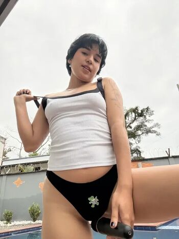 Full leaked Emma cute private onlyfans photo