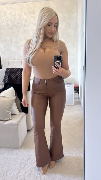 Full leaked Emma jones page private onlyfans photo