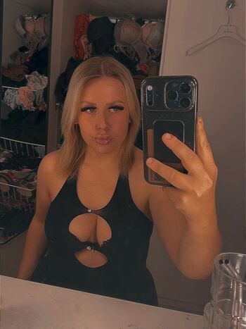 Full leaked Emma solander private onlyfans photo