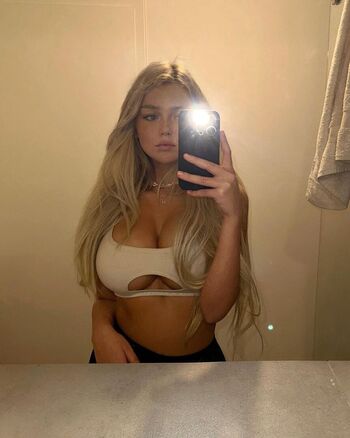 Full leaked Emma private onlyfans photo