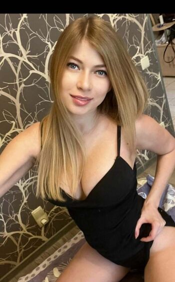 Full leaked Emmakiss private onlyfans photo