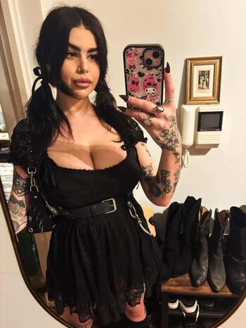 Full leaked Emmaloubeedie private onlyfans photo