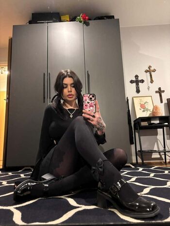 Full leaked Emmaloubeedie private onlyfans photo