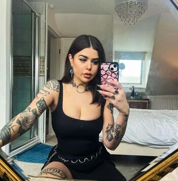 Full leaked Emmaloubeedie private onlyfans photo