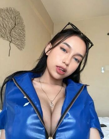 Full leaked Emmavllryn page private onlyfans photo