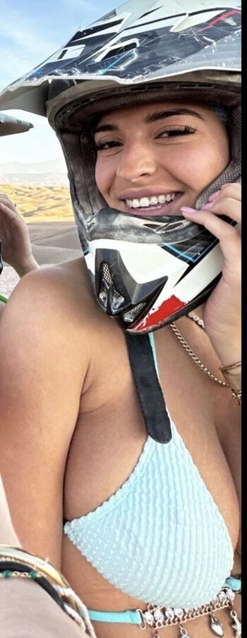 Full leaked Emmazoug private onlyfans photo