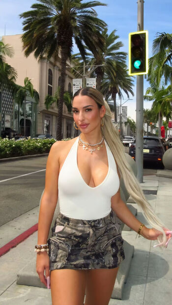 Full leaked Emmazoug private onlyfans photo