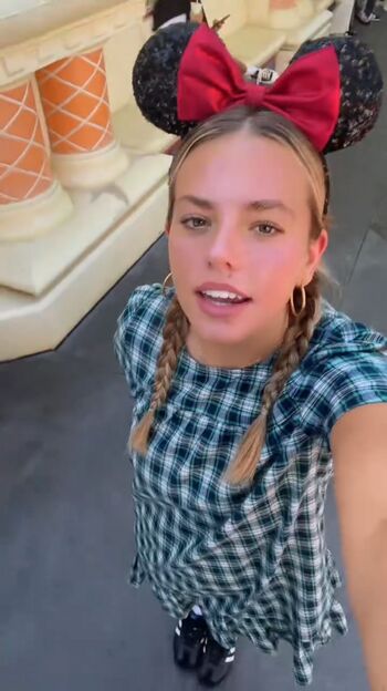 Full leaked Emmi butler private onlyfans photo