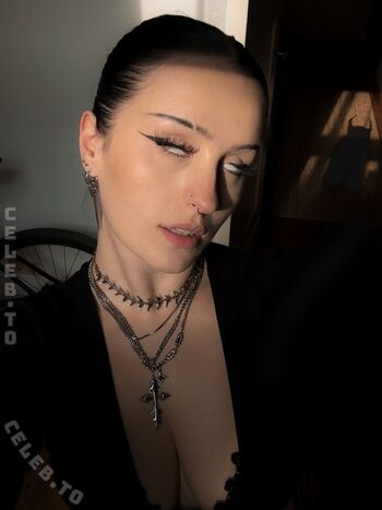 Full leaked Anna banana/ private onlyfans photo