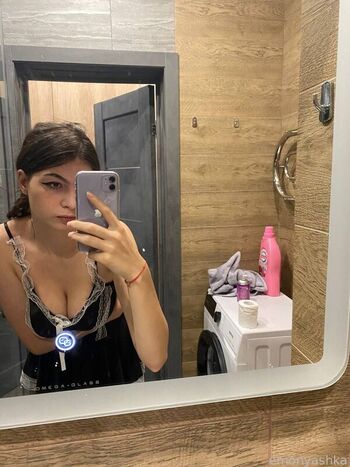 Full leaked Emonyashka private onlyfans photo
