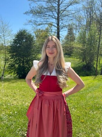 Full leaked Empresslaurasophie private onlyfans photo