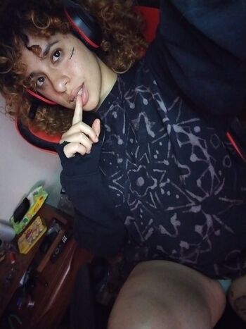 Full leaked Emylia smith private onlyfans photo