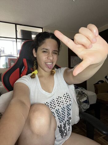 Full leaked Emylia smith private onlyfans photo