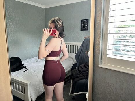 Full leaked Emzeeni private onlyfans photo