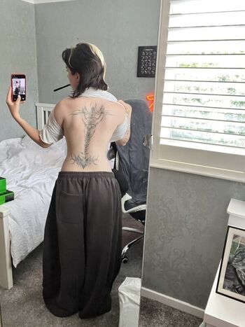 Full leaked Emzeeni private onlyfans photo