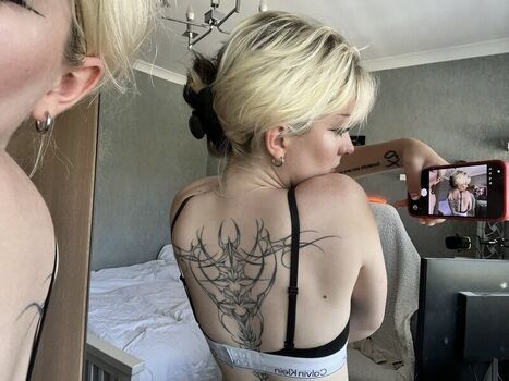 Full leaked Emzeeni page private onlyfans photo
