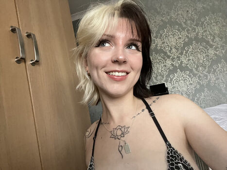 Full leaked Emzeeni private onlyfans photo
