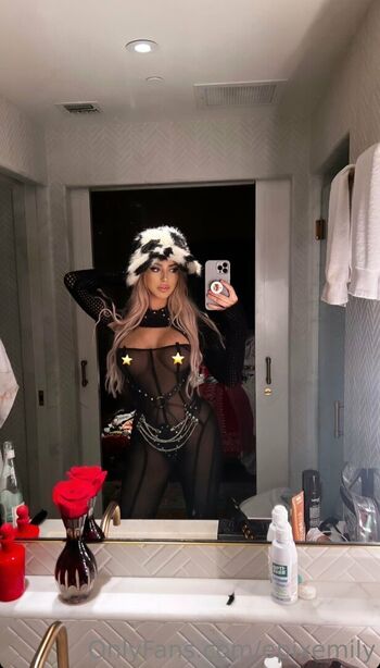 Full leaked Epixemily private onlyfans photo