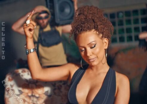 Full leaked Xoxomerve/ private onlyfans photo