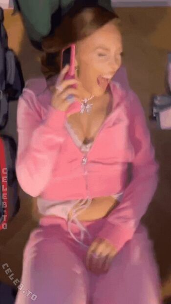 Full leaked Sophia locke/ private onlyfans photo