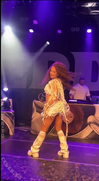 Full leaked Beeboogirl/ private onlyfans photo