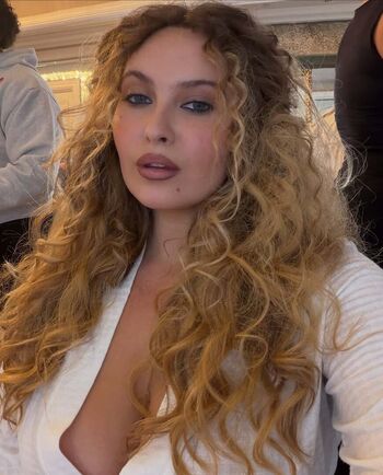 Full leaked Erinmhk page private onlyfans photo