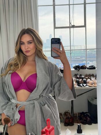 Full leaked Erinmhk private onlyfans photo