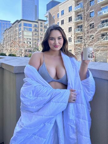 Full leaked Erinmhk page private onlyfans photo