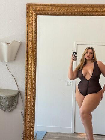 Full leaked Erinmhk private onlyfans photo